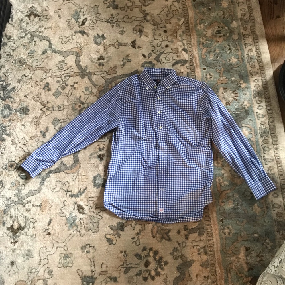 Men’s vineyard vines button down size M shirt